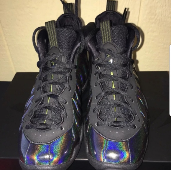 black holographic foamposites